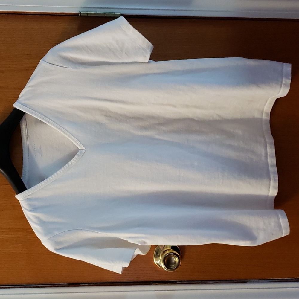 Lands' End V-neck Tee, Size L petite, White